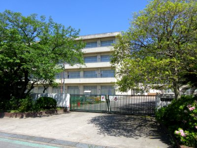Okazaki-City-Azukizaka-Elementary-School-1