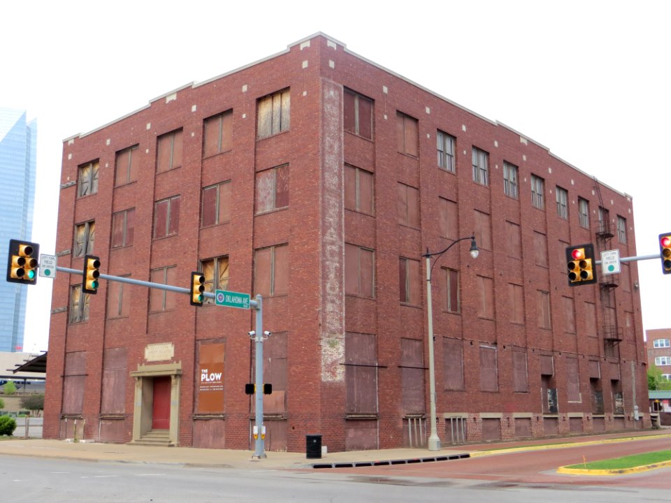 OK-OKC-EReno29-RockIslandPlowBldg-obl