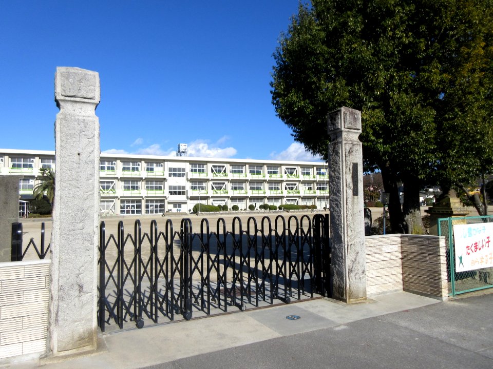 Okazaki-City-Otogawa-Elementary-School-1