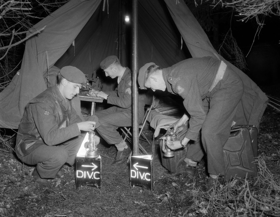 Oefening Primo 41-42-43 R. I. Steenwijk bij de divisie, Bestanddeelnr 906-5956