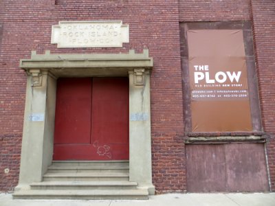 OK-OKC-EReno29-RockIslandPlowBldg-door