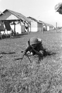 Oefening met brengun, Bestanddeelnr 336