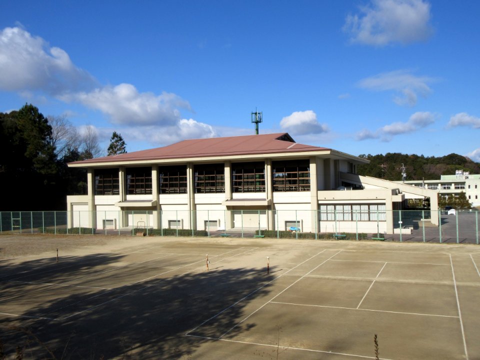 Okazaki-City-Hanazono-Taiiku-Center-1