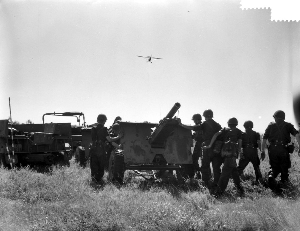 Oefeningen La Courtine , batterij van 25 ponders van twaalfde artillerie in stel, Bestanddeelnr 910-5932