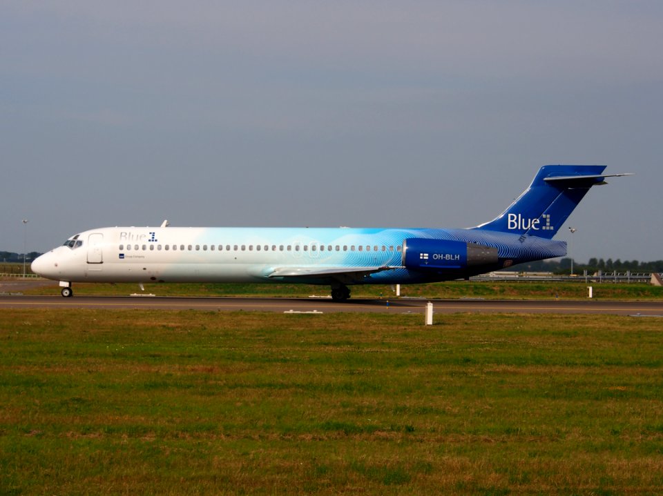 OH-BLH Blue1 Boeing 717-2CM - cn 55060, taxiing 22july2013 pic-002