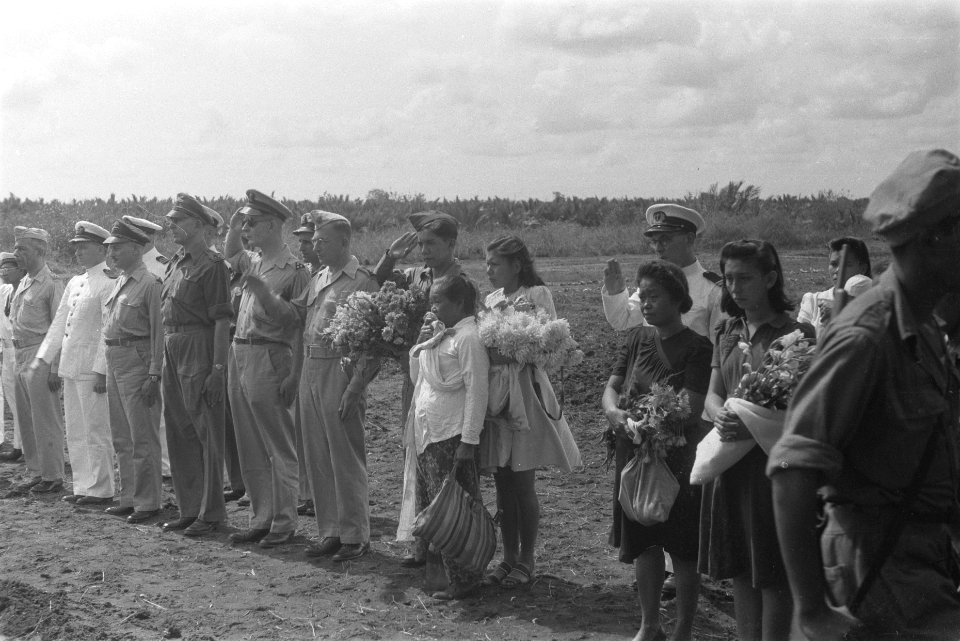 Officieren en Familieleden van de omgekomen militairen, Bestanddeelnr 104-4-4