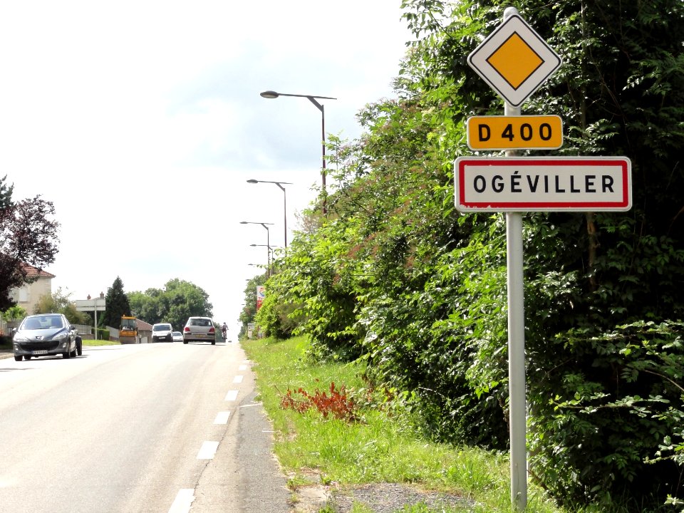 Ogéviller (M-et-M) city limit sign