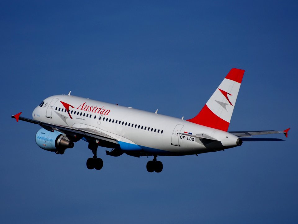 OE-LDD Austrian Airlines Airbus A319-112 takeoff from Schiphol (AMS - EHAM), The Netherlands, 11june2014, pic-4