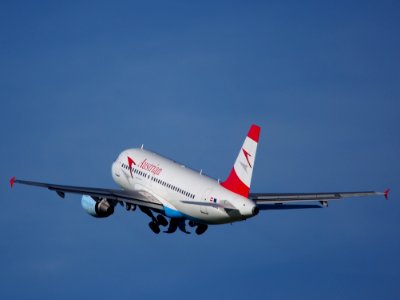 OE-LDD Austrian Airlines Airbus A319-112 takeoff from Schiphol (AMS - EHAM), The Netherlands, 11june2014, pic-5