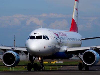 OE-LDD Airbus A319-112 Austrian Airlines taxiing at Schiphol (AMS - EHAM), The Netherlands, 18may2014, pic-2