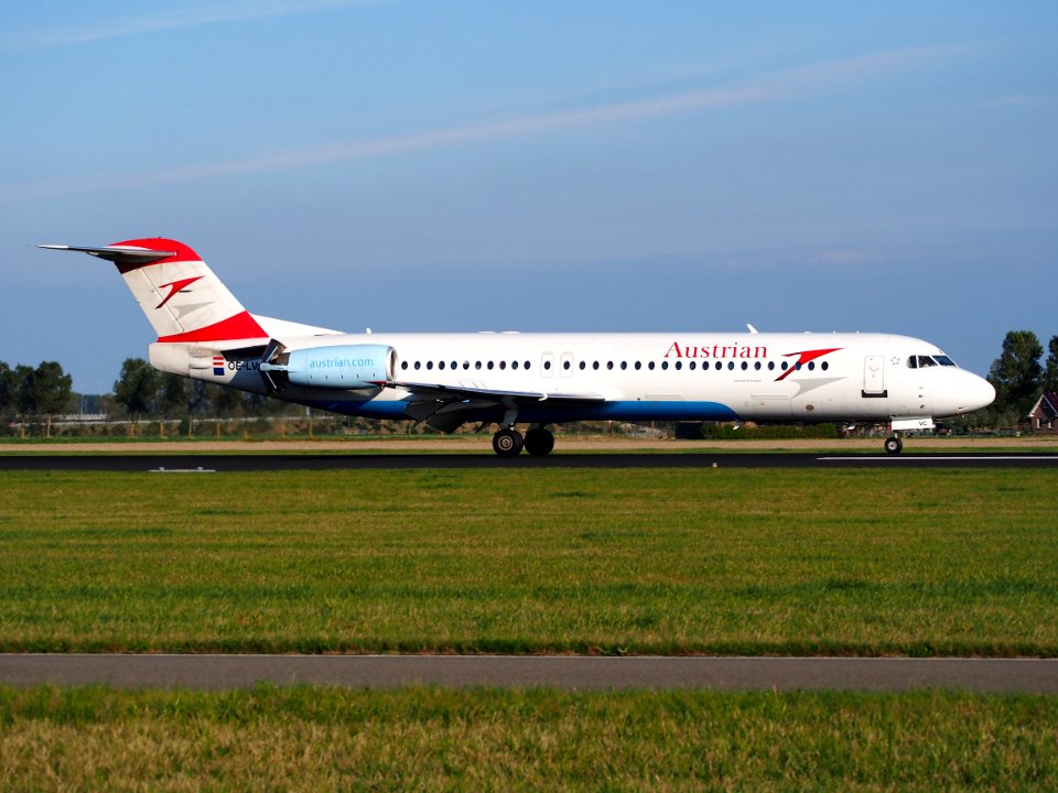 OE-LVC Austrian Airlines Fokker F100 - cn 11446 landing at Schiphol pic3