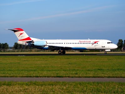 OE-LVC Austrian Airlines Fokker F100 - cn 11446 landing at Schiphol pic3