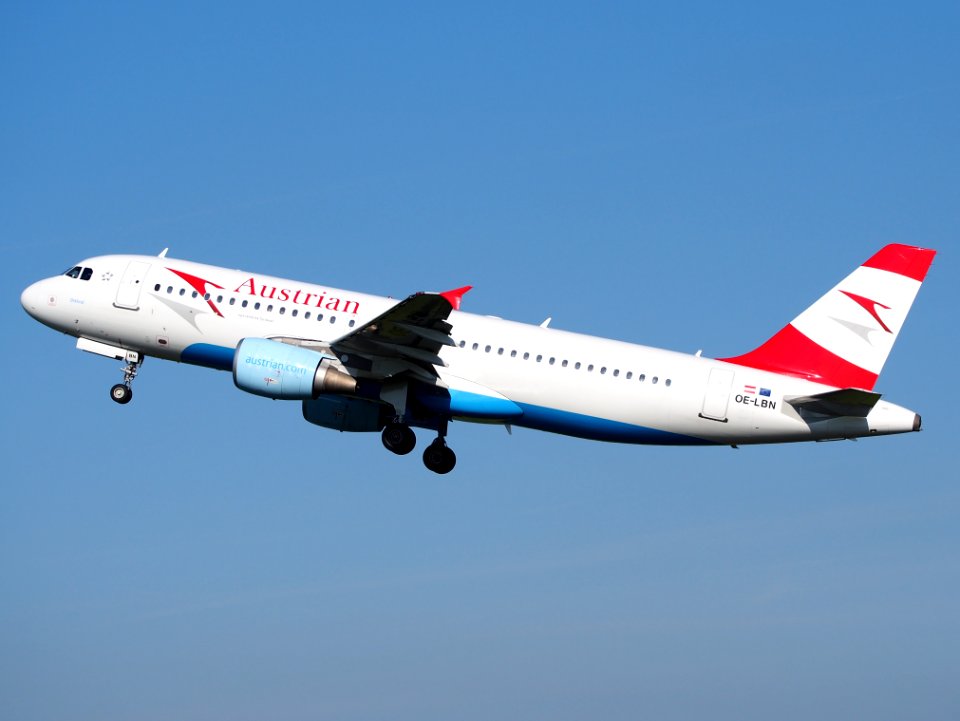 OE-LBN Austrian Airlines Airbus A320-214 - cn 768 takeoff from Schiphol (AMS - EHAM), The Netherlands, 16may2014, pic-3