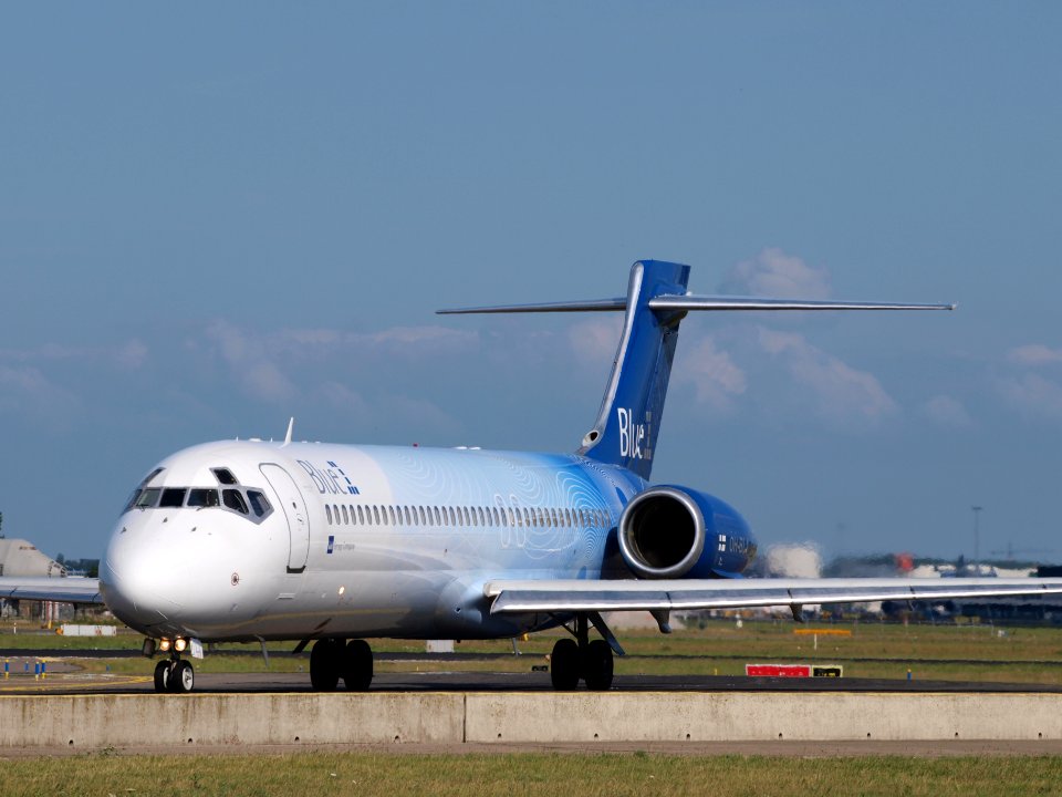 OH-BLJ Blue1 Boeing 717-23S - cn 55065 taxiing 19july2013 pic4