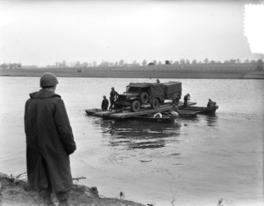 Oefening Otter vervoer tanks per boot en overtocht aanvalsboten, Bestanddeelnr 907-0159