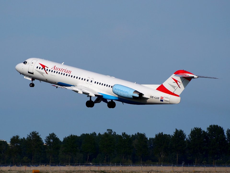 OE-LVF Austrian Airlines Fokker F100 - cn 11483, takeoff from Schiphol (AMS - EHAM), The Netherlands, 18may2014, pic-2
