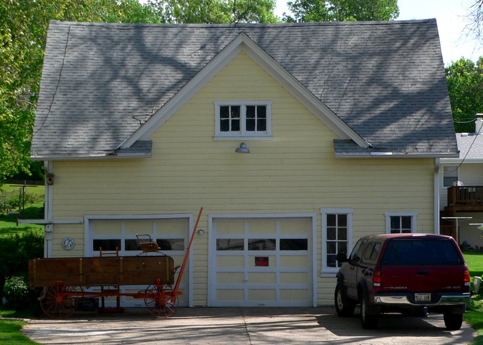 Oft-Gordon house garage 1