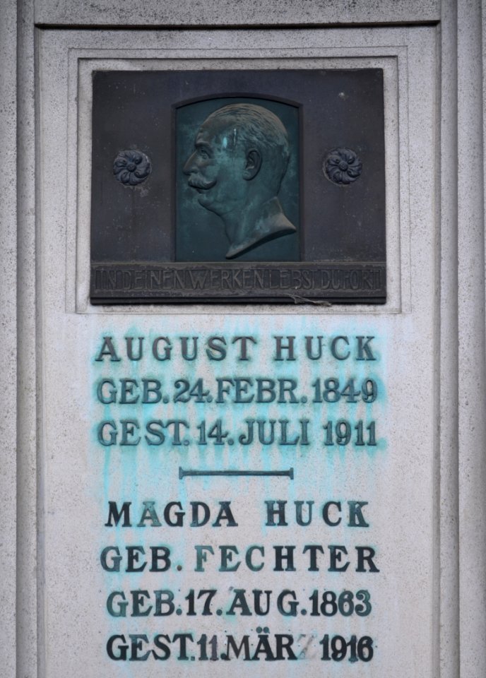 Offenbach, Alter Friedhof, Grab August Huck (2)