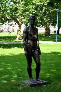 Offenbach, Büsing-Park, Goldener Mann
