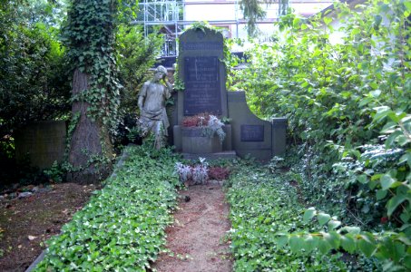Offenbach, Alter Friedhof, Grab, Wilhelm Schramm