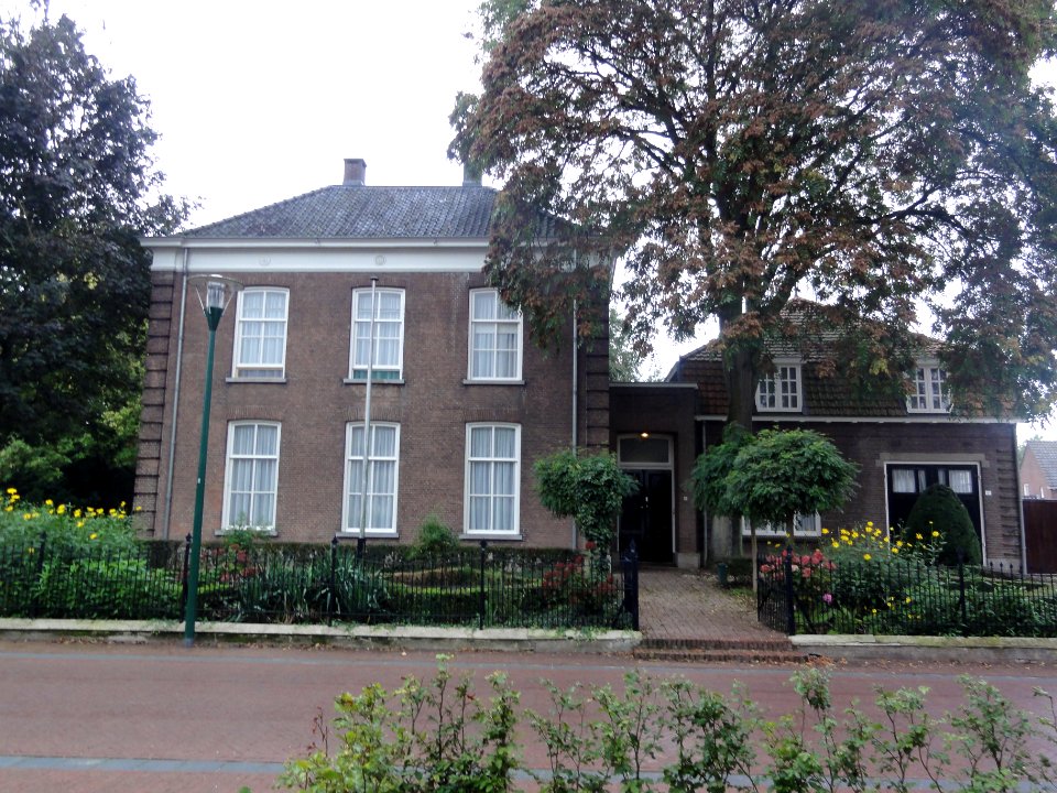 Oeffelt Rijksmonument 31226 pastorie Kerkplein 4