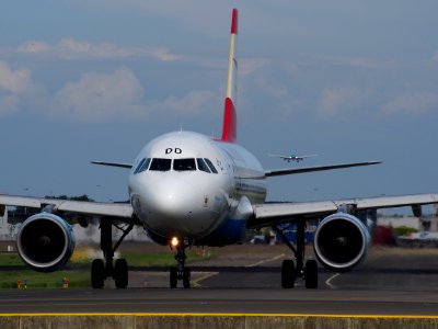 OE-LDD Airbus A319-112 Austrian Airlines taxiing at Schiphol (AMS - EHAM), The Netherlands, 18may2014, pic-1