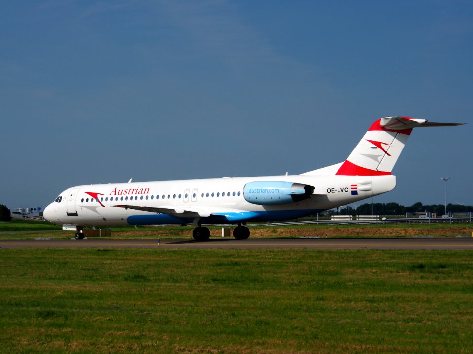 OE-LVC Austrian Airlines Fokker F100 - cn 11446 pic4