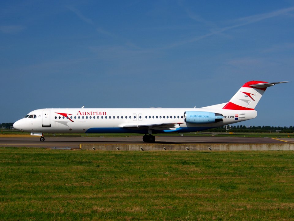 OE-LVC Austrian Airlines Fokker F100 - cn 11446 pic3