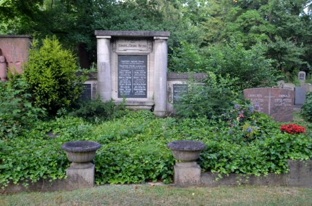 Offenbach, Alter Friedhof, Grab Ernst und Georg Heyne (1)