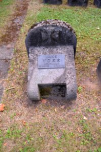 Offenbach, Alter Friedhof, Gräberfeld der in Offenbacher Lazaretten verstorbenen Soldaten des Ersten Weltkriegs, Einzelgrabstein