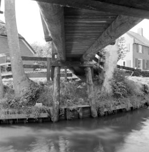 Oevers, beschoeiingen, vernieuwen, bruggen, Bestanddeelnr 164-1395