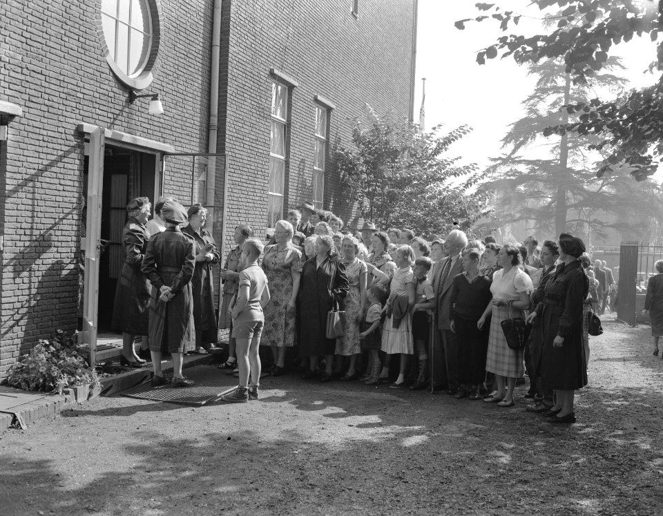 Oefening BB Bescherming Bevolking te Arnhem, massale voedseluitdeling, Bestanddeelnr 907-3394