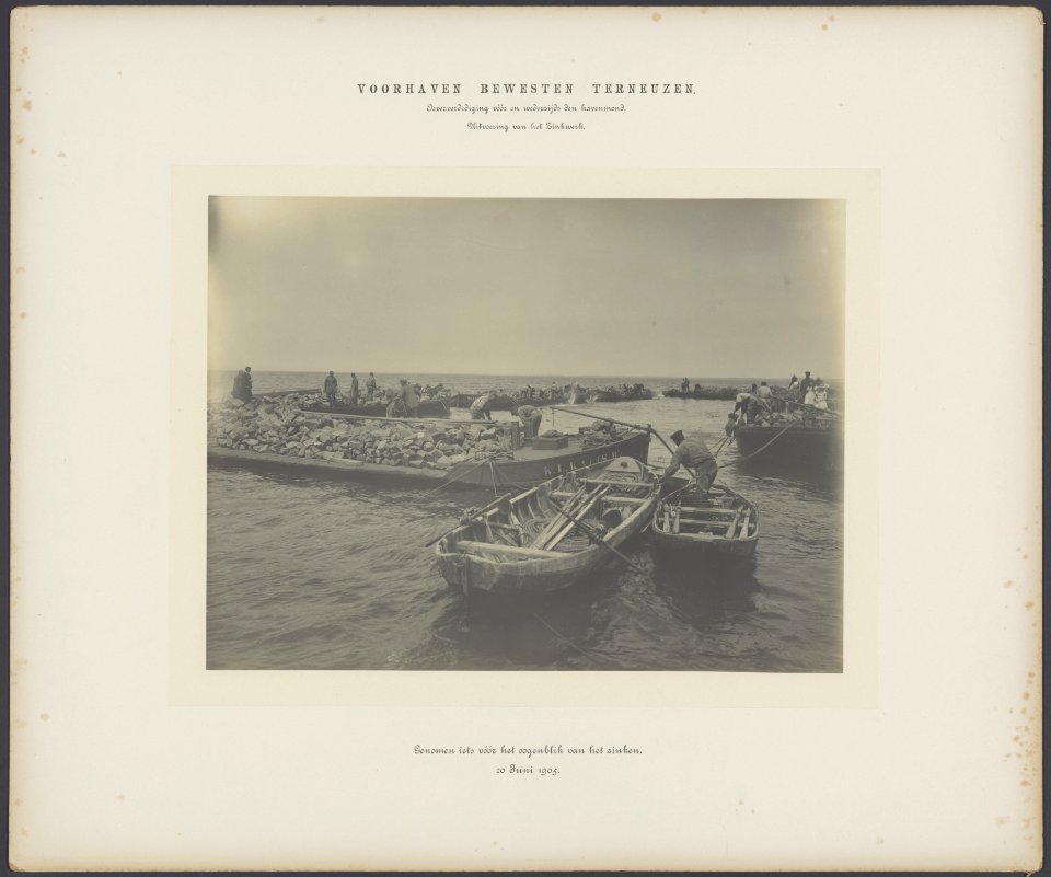 Oeververdediging voor en wederzijds de havenmond. Uitvoering van het zinkwerk. G, Bestanddeelnr 856