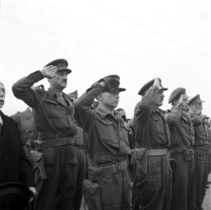 Officieren salueren, Bestanddeelnr 900-3154