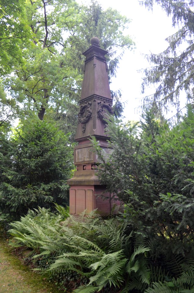 Offenbach, Alter Friedhof, Grab Familie Fritz Forster (3)