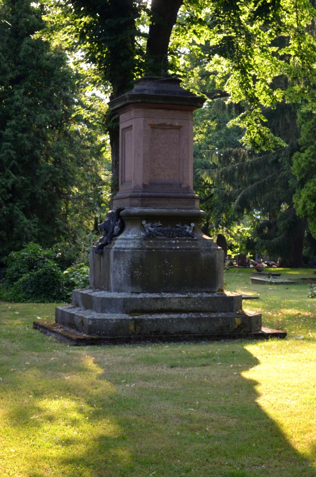 Offenbach, Alter Friedhof, Denkmal für die Gefallenen des Deutsch-Französischen Kriegs (3)