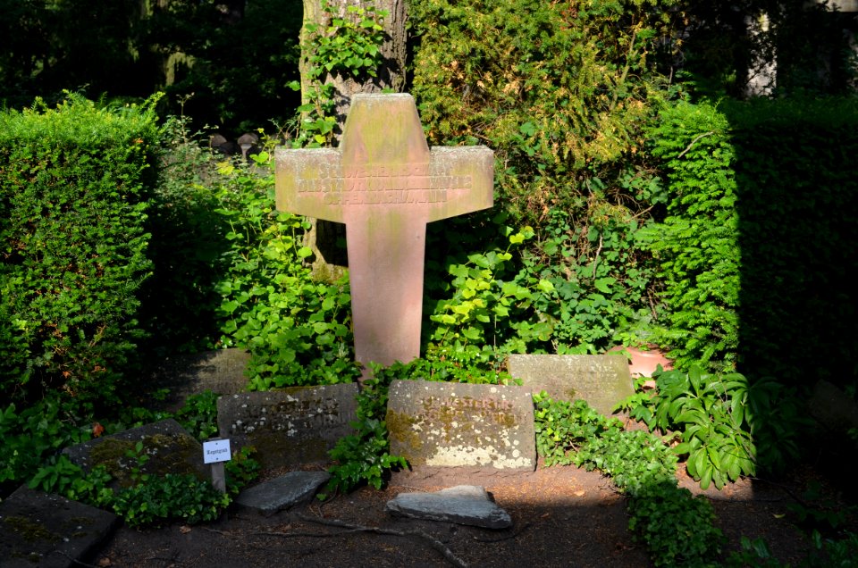 Offenbach, Alter Friedhof, Grab Schwesternschaft Stadtkrankenhaus (2)