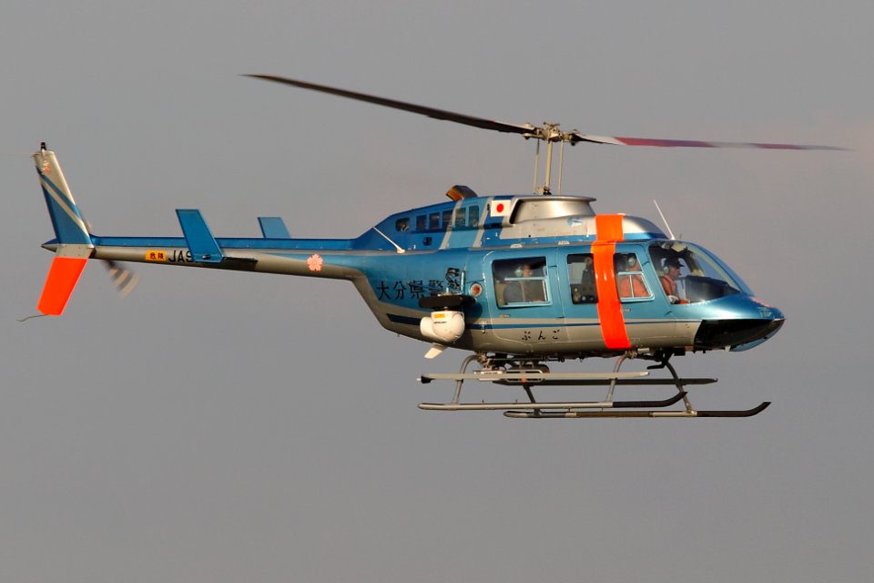Oita Police-Bell 206L-3 LongRanger III-JA9715-Fukuoka airport-20081212-153206