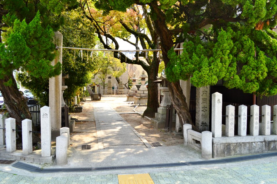 Okata-jinja, entrance