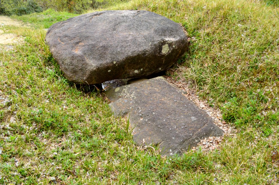 Okameishi Kofun, sekkan
