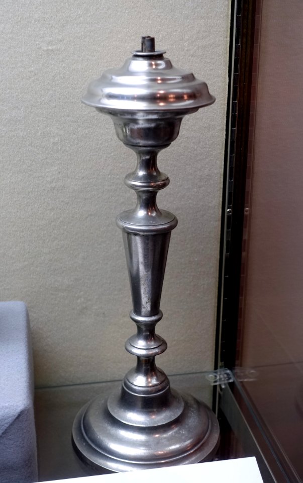 Oil lamp, by Taunton Britannia Manufacturing Company, 1800s, Britannia metal - Old Colony History Museum - Taunton, Massachusetts - DSC03798