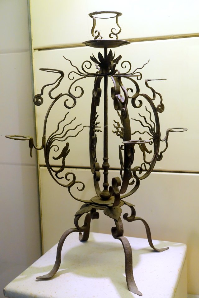 Oil lamp support for ritual use, early 20th century, iron - National Museum of Vietnamese History - Hanoi, Vietnam - DSC05579