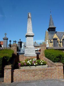 Offekerque (Pas-de-Calais) monument aux morts