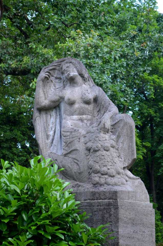 Offenbach, Alter Friedhof, Krumm-Mausoleum, Detail