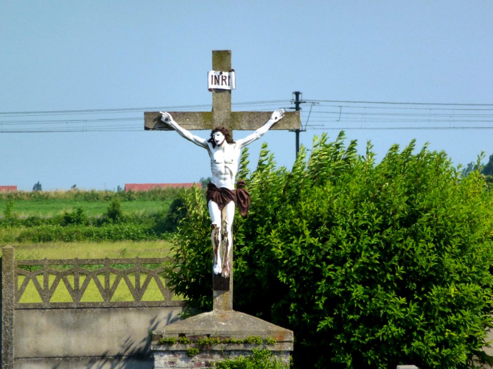 Oisy (Nord, Fr) croix de cimetière