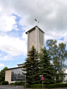 Offenbach-Waldheim, Heilig-Kreuz-Kirche