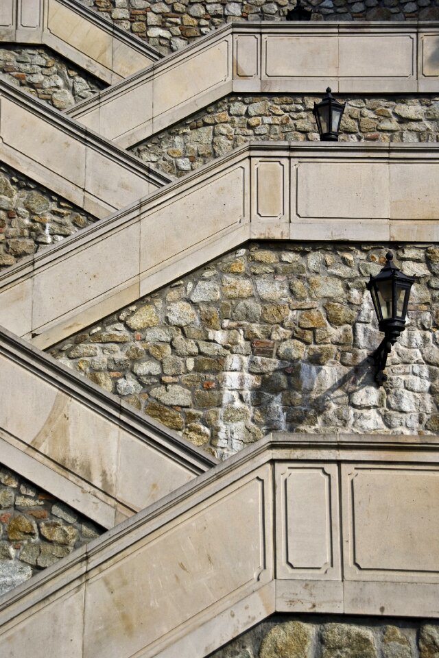 Wall emergence gradually architecture