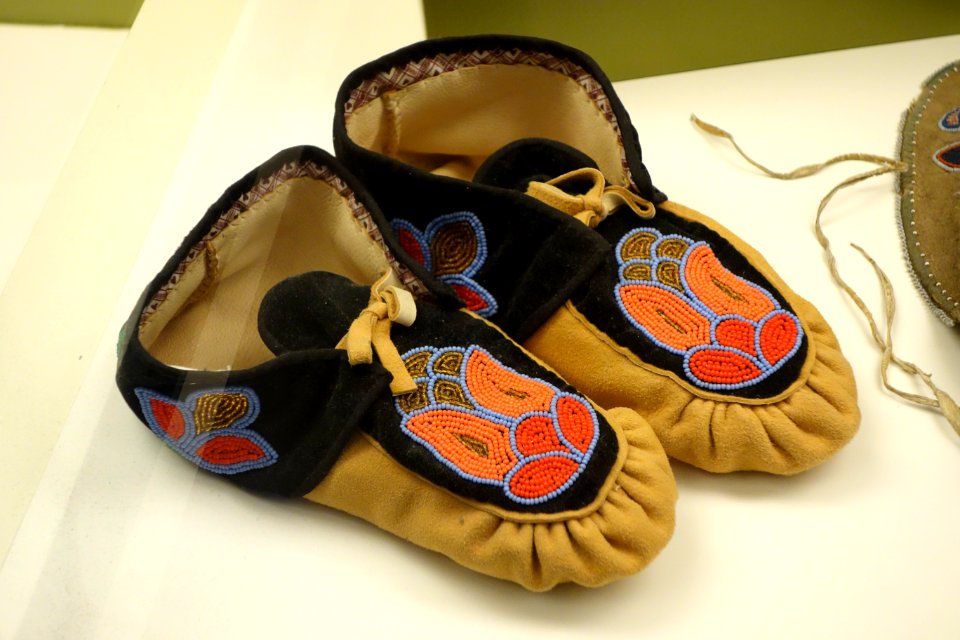 Ojibwe moccasins, undated - Wisconsin Historical Museum - DSC02930