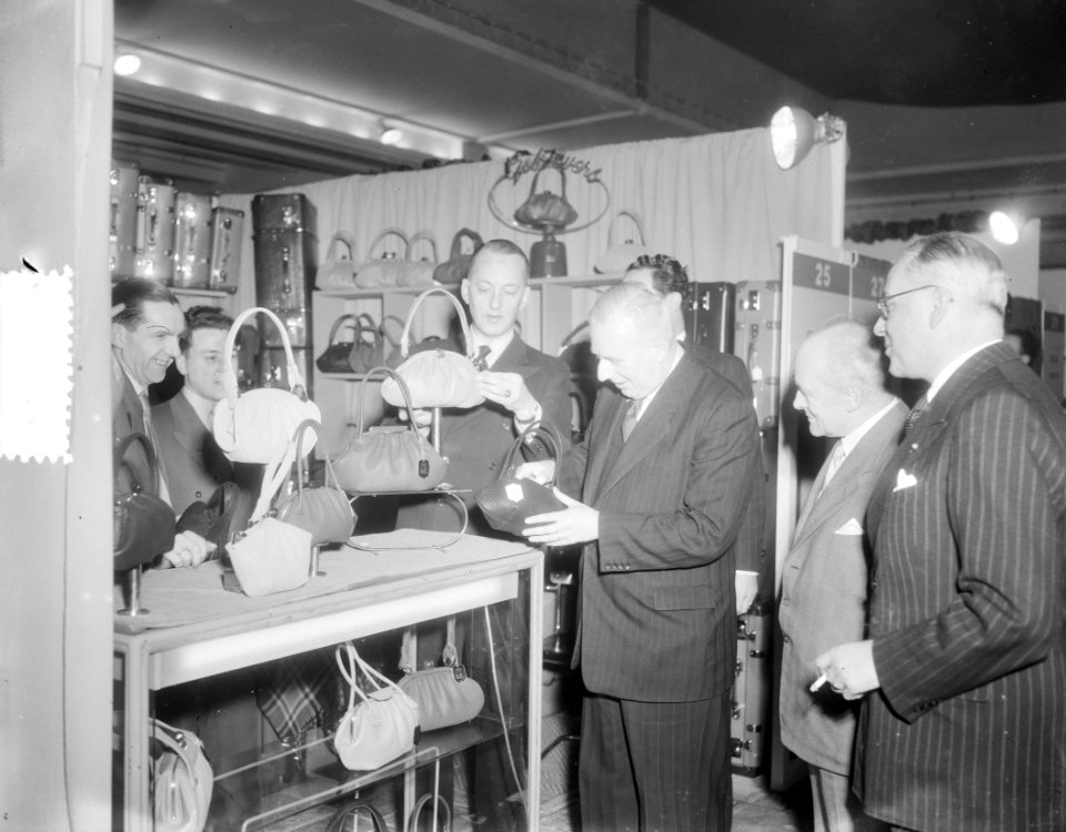 Officiele opening lederbeurs Jaarbeurs Utrecht door burgemeester De Ranitz, Bestanddeelnr 906-2511