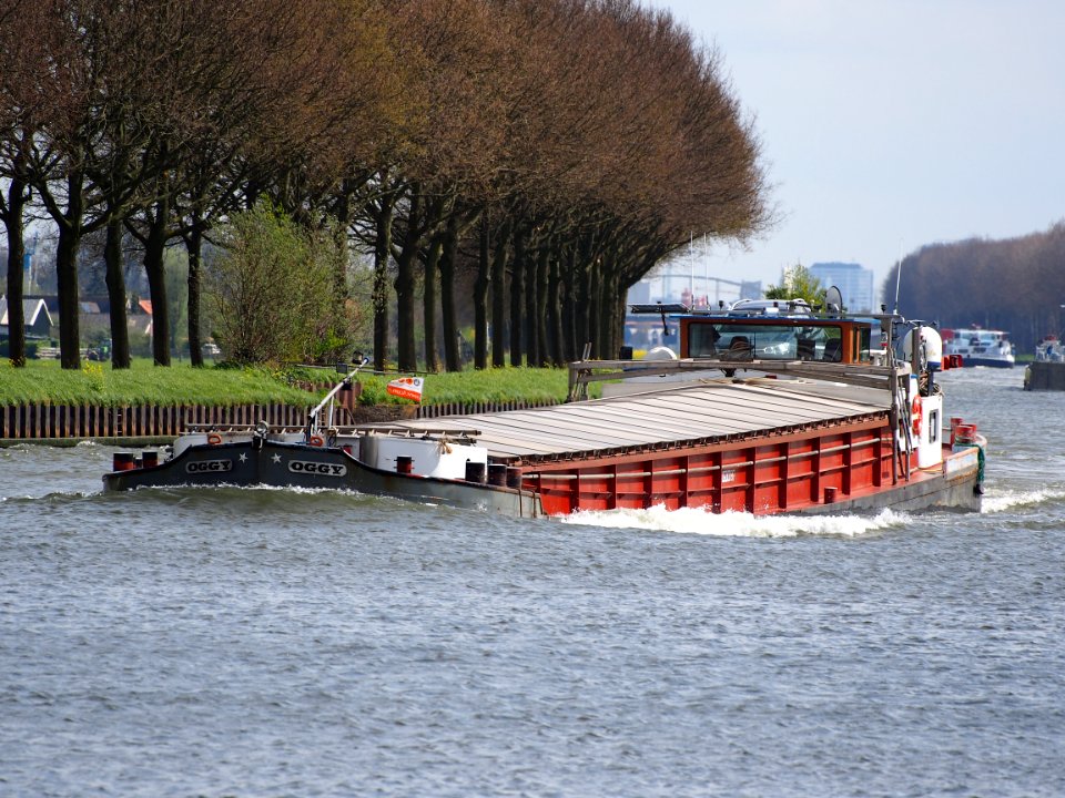 Oggy (ship, 1954) ENI 06002817 Amsterdam-Rijnkanaal pic2